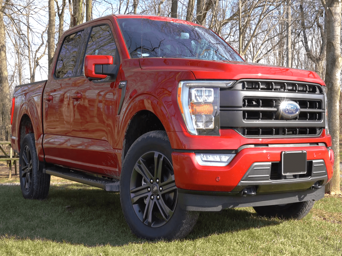 2021_Ford_F-150_(fourteenth_generation)_front_view
